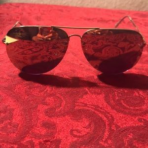 Quay sunglasses, very cute oversized